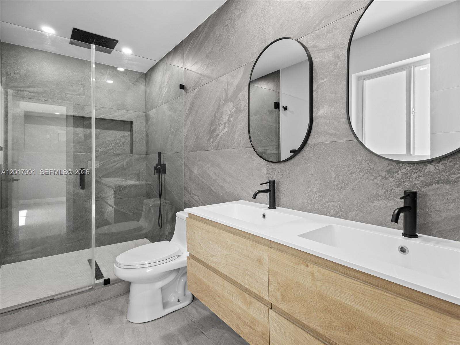 421 56th Ter, Hollywood, FL 33023 - For Sale photo 14