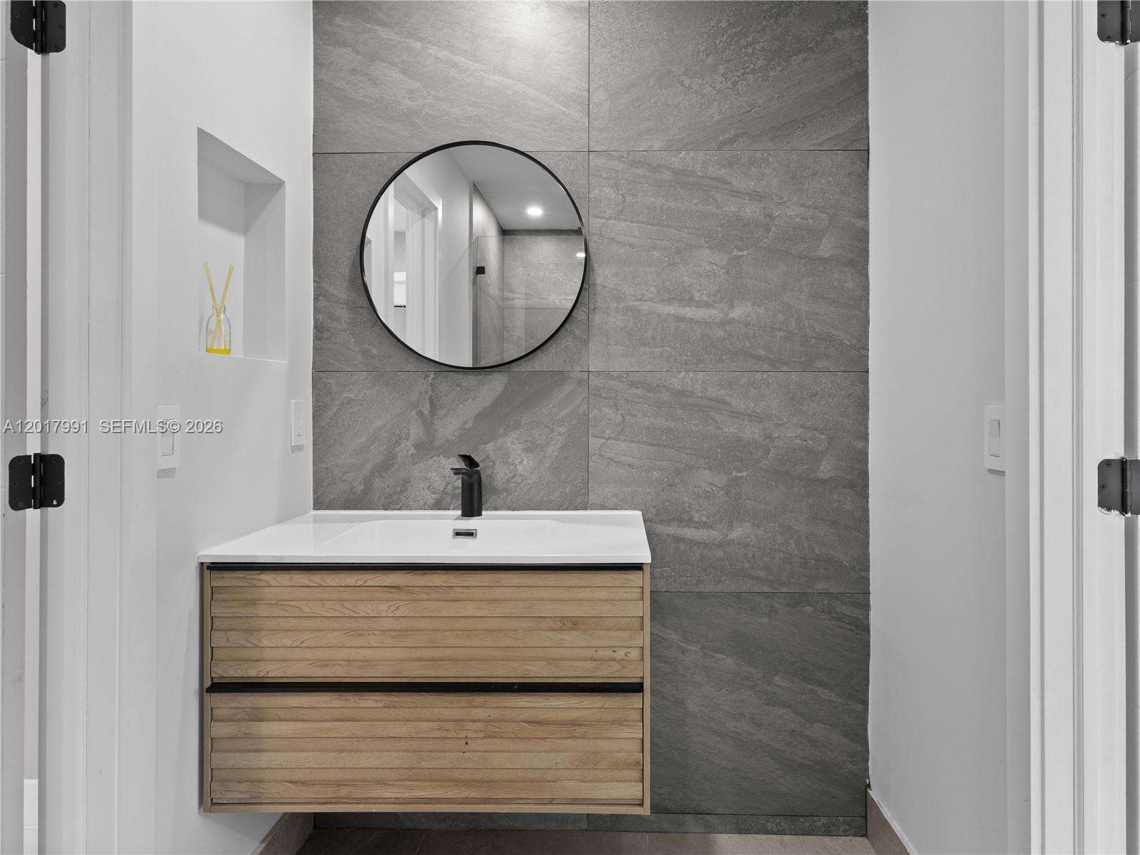 421 56th Ter, Hollywood, FL 33023 - For Sale photo 17