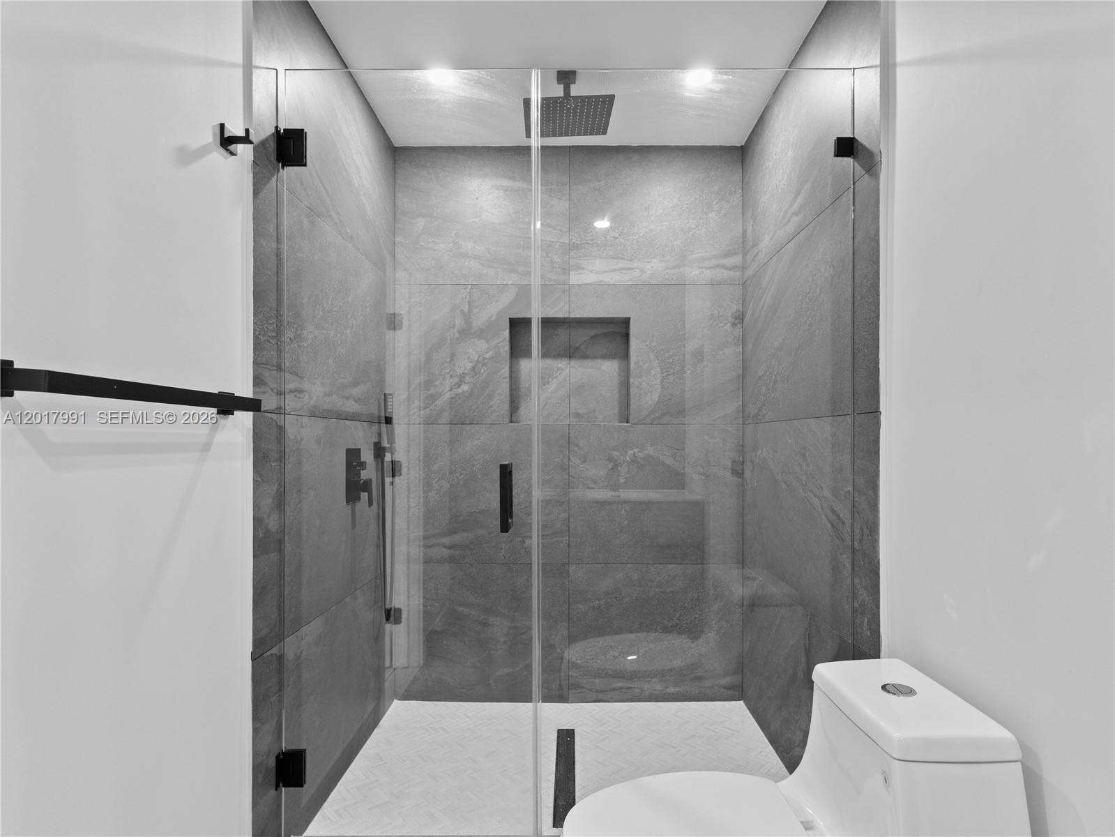 421 56th Ter, Hollywood, FL 33023 - For Sale photo 18