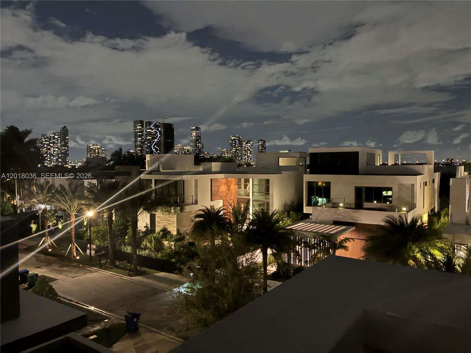 1092 Venetian Dr, Miami, FL 33139 - For Sale photo 20