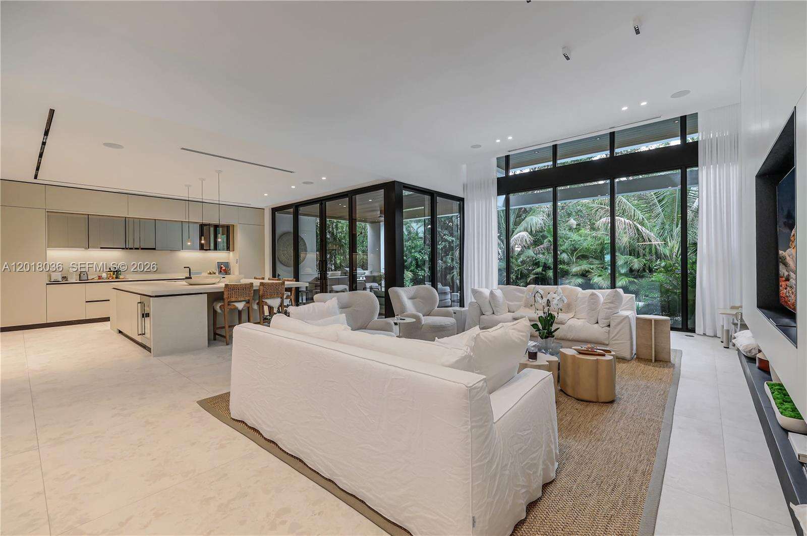 1092 Venetian Dr, Miami, FL 33139 - For Sale photo 6