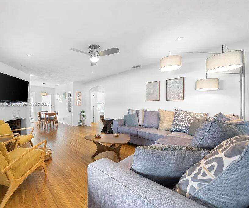 1617 3rd Ct, Fort Lauderdale, FL 33301 - For Sale photo 3