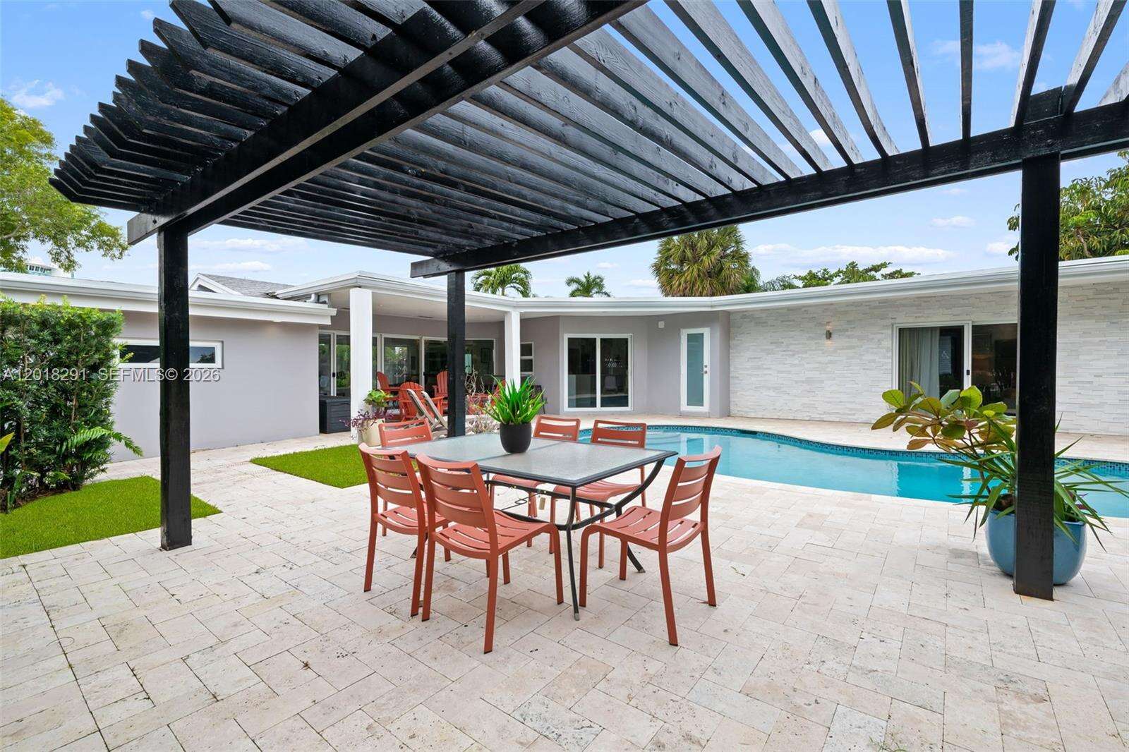 2711 Mayan Dr, Fort Lauderdale, FL 33316 - For Sale photo 3