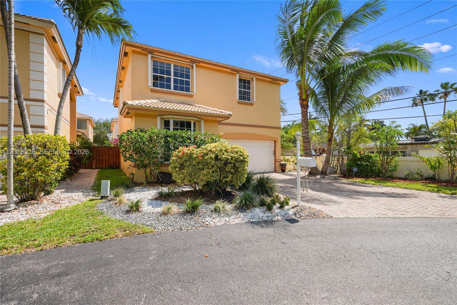 1282 Grant Ct, Hollywood, FL 33019 - For Sale photo 3
