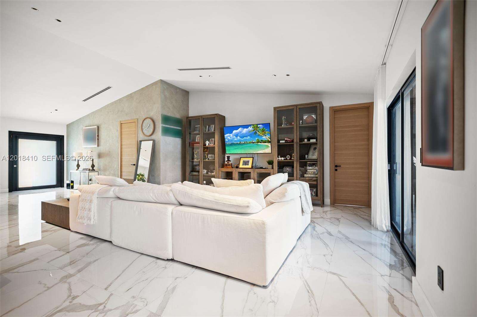 16431 34th Ave, North Miami Beach, FL 33160 - For Sale photo 2