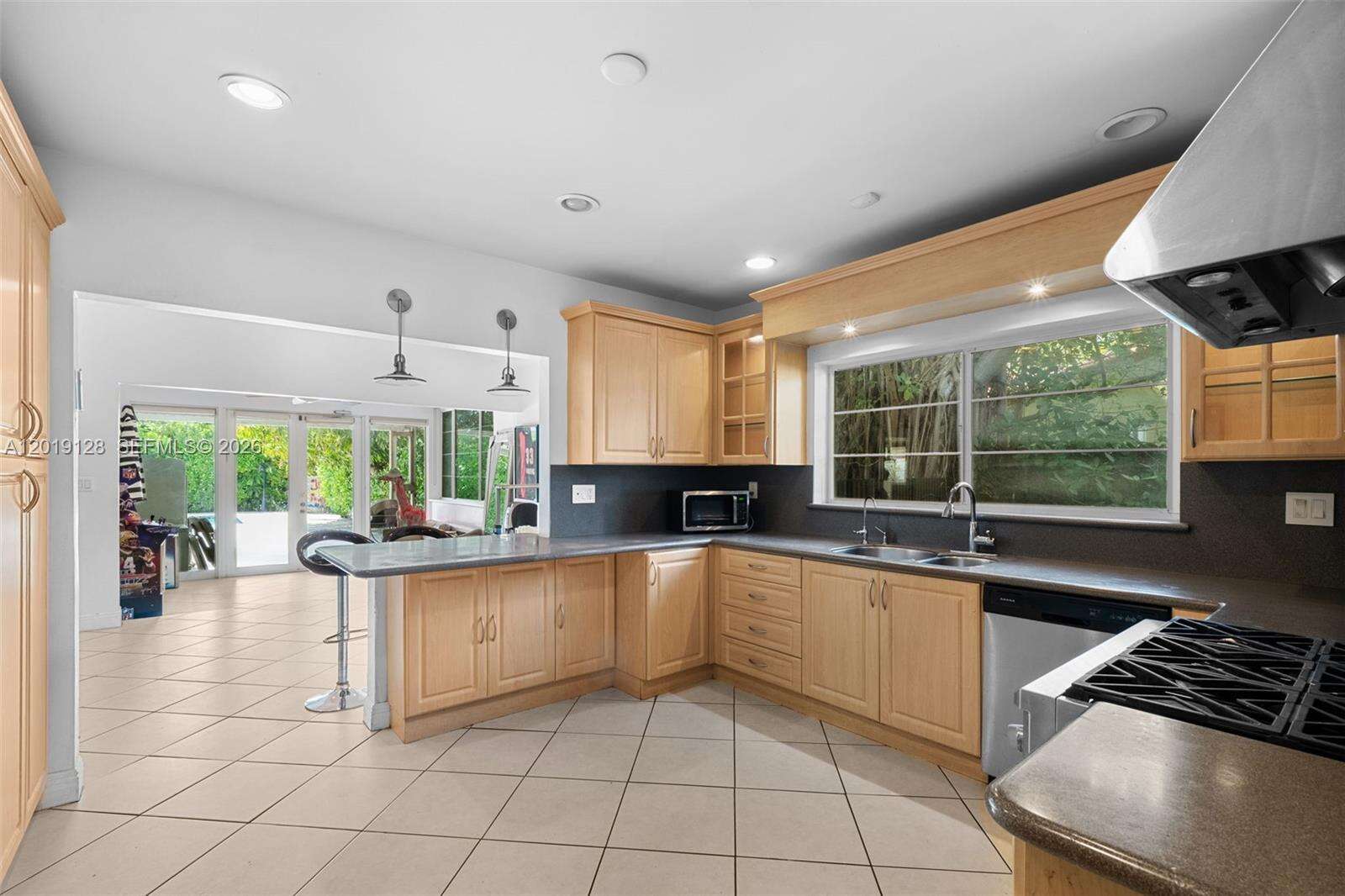 3758 Prairie Ave, Miami Beach, FL 33140 - For Sale photo 10