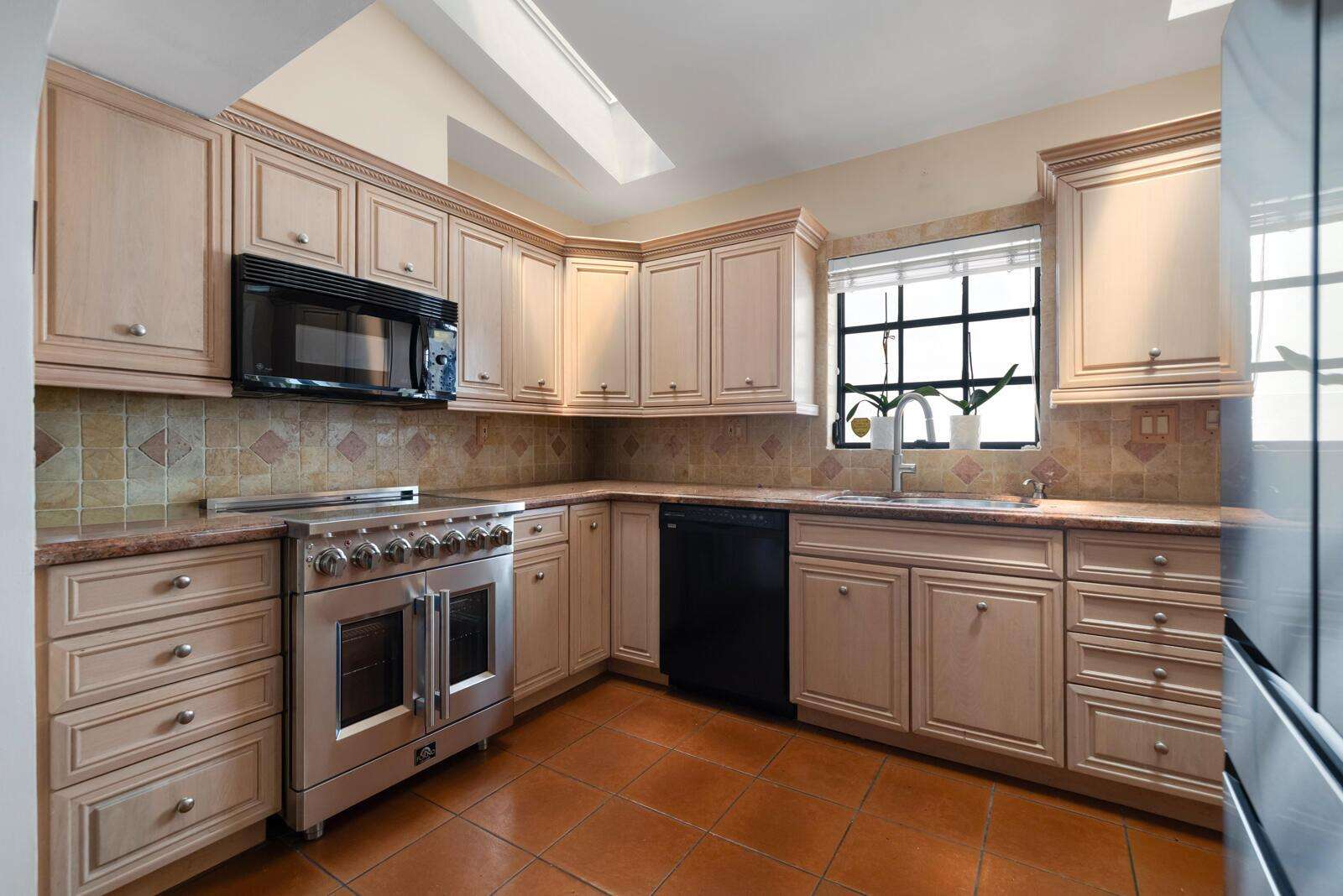 325 Coconut Isle, Fort Lauderdale, FL 33301 - For Sale photo 5
