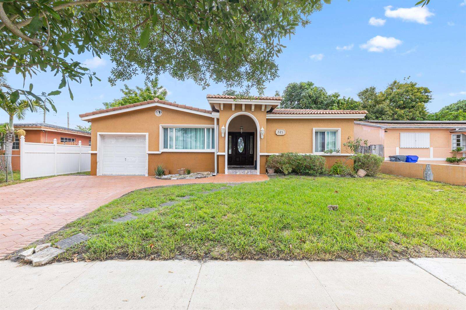 321 72nd, Hollywood, FL 33024 - For Sale photo 1
