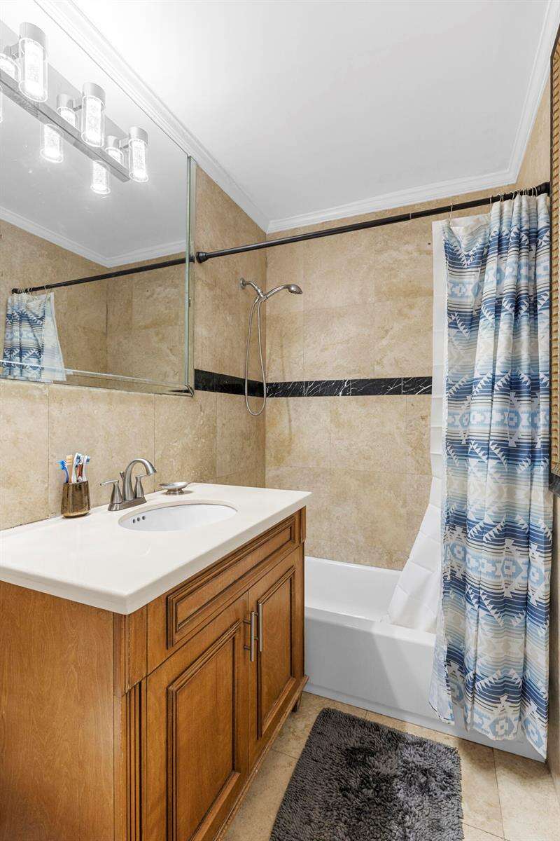 321 72nd, Hollywood, FL 33024 - For Sale photo 8
