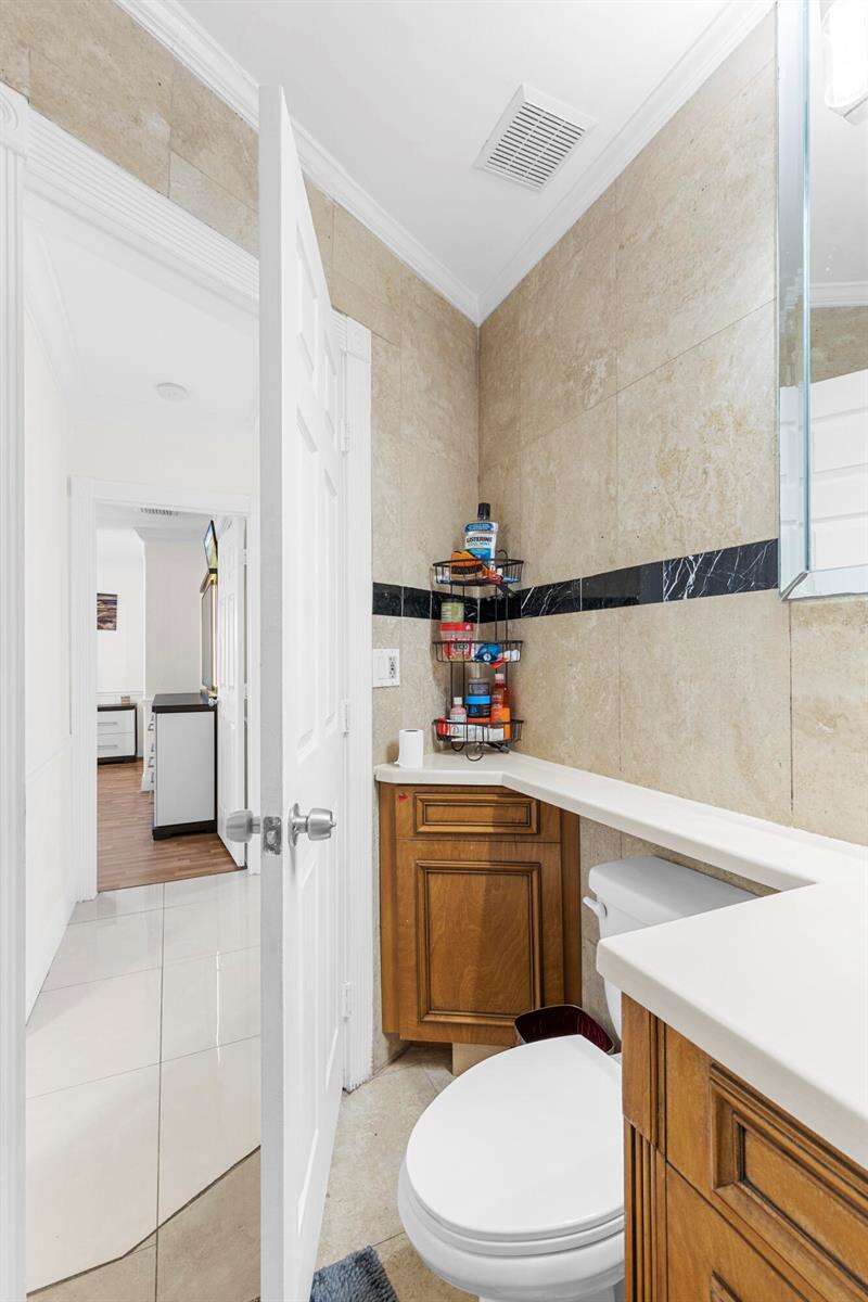321 72nd, Hollywood, FL 33024 - For Sale photo 9