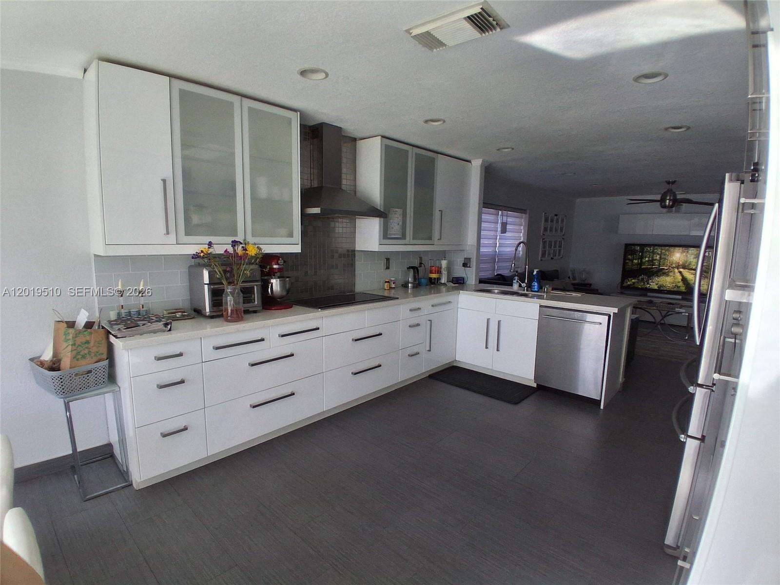 5245 38th Ave, Hollywood, FL 33312 - Pending Sale photo 13