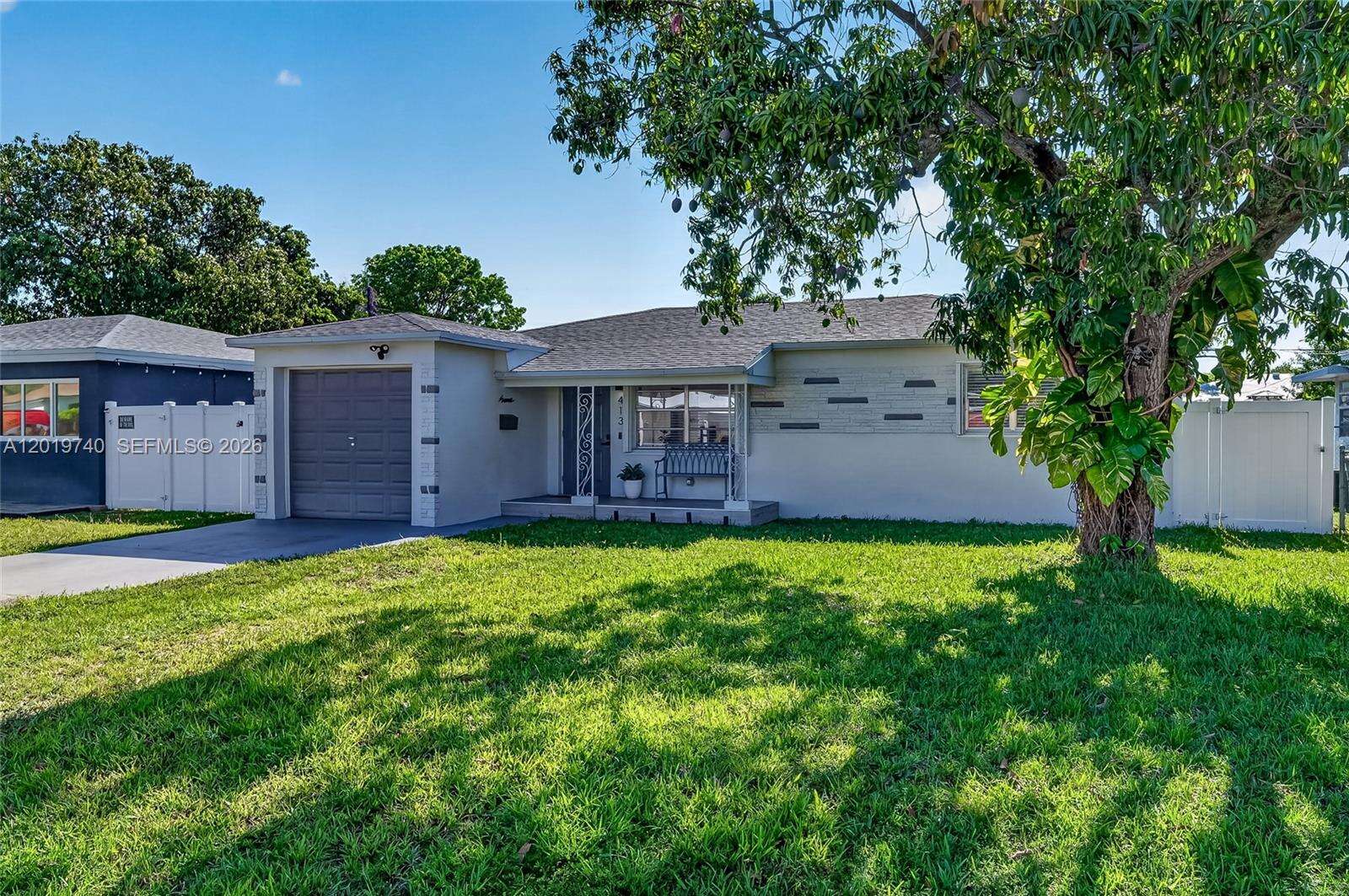 413 5th Ave, Hallandale Beach, FL 33009 - Pending Sale photo 2