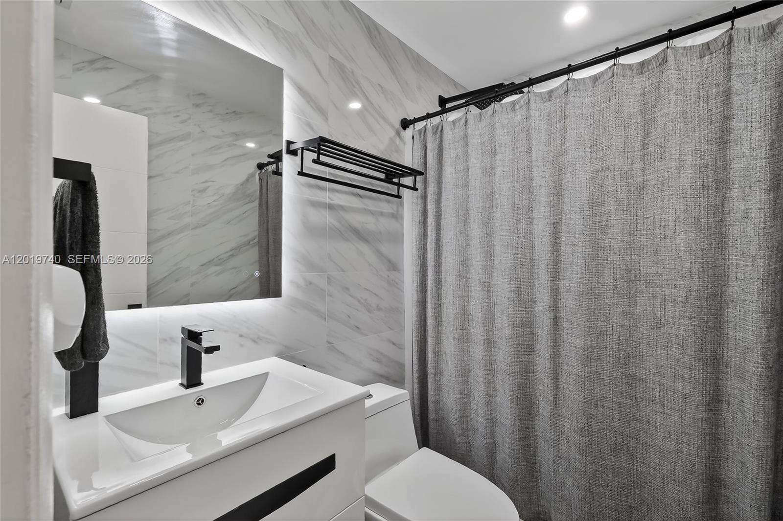 413 5th Ave, Hallandale Beach, FL 33009 - Pending Sale photo 15