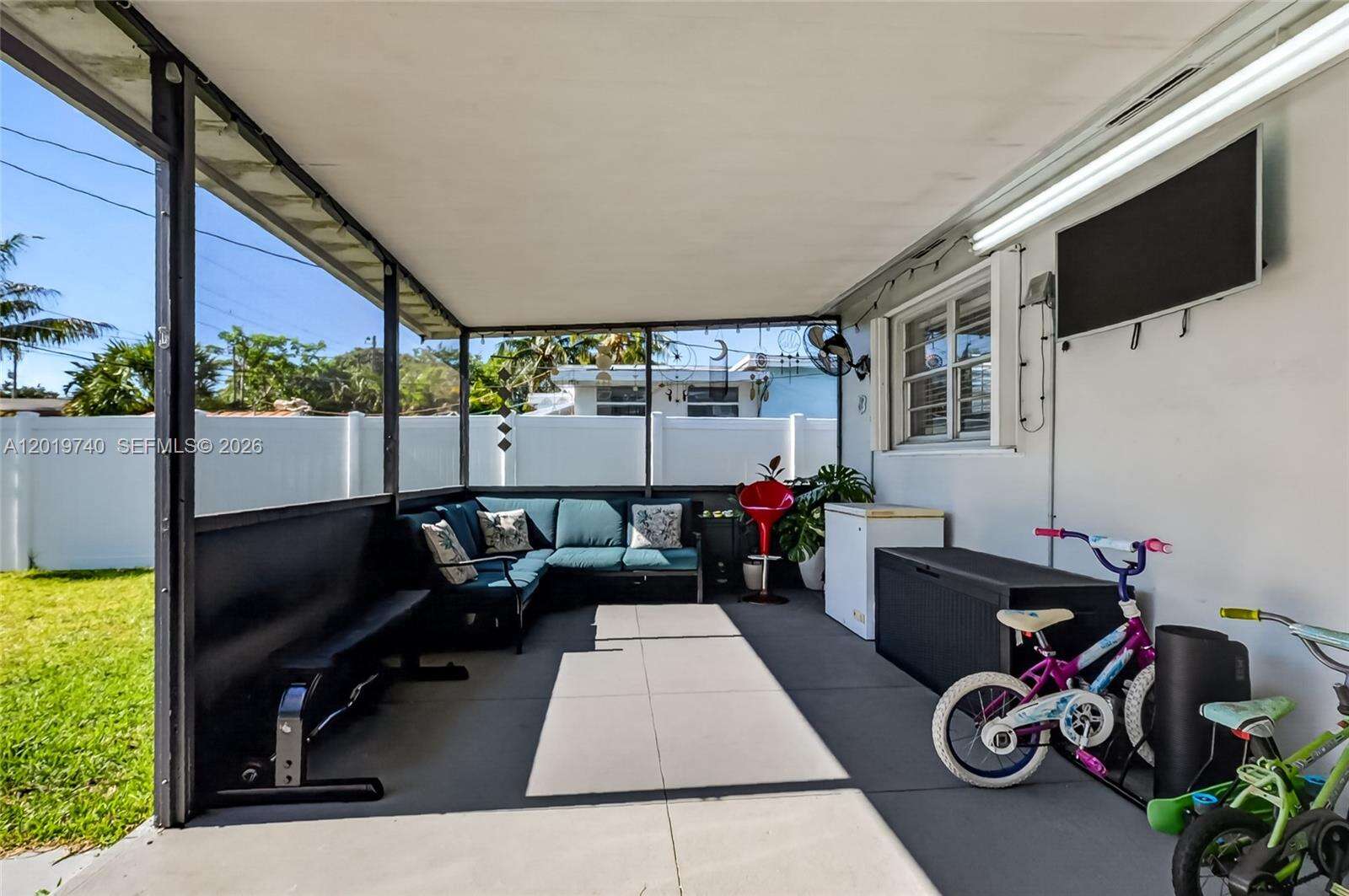 413 5th Ave, Hallandale Beach, FL 33009 - Pending Sale photo 22