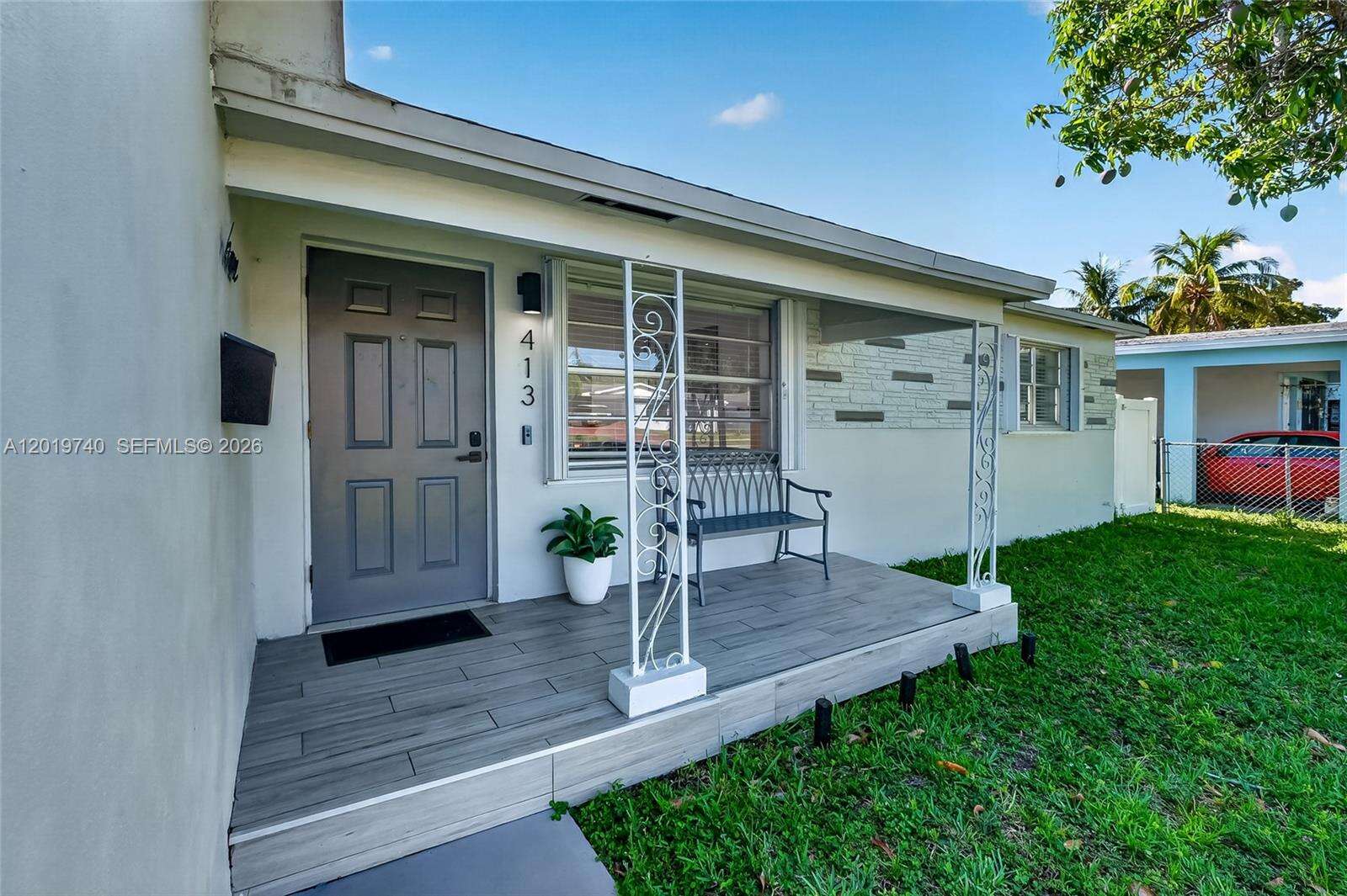 413 5th Ave, Hallandale Beach, FL 33009 - Pending Sale photo 4