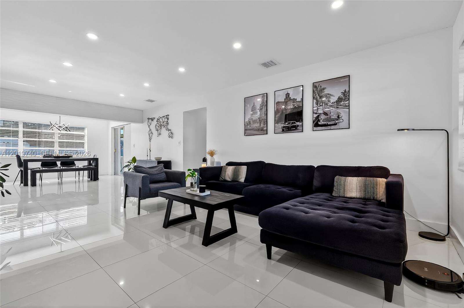 413 5th Ave, Hallandale Beach, FL 33009 - Pending Sale photo 5