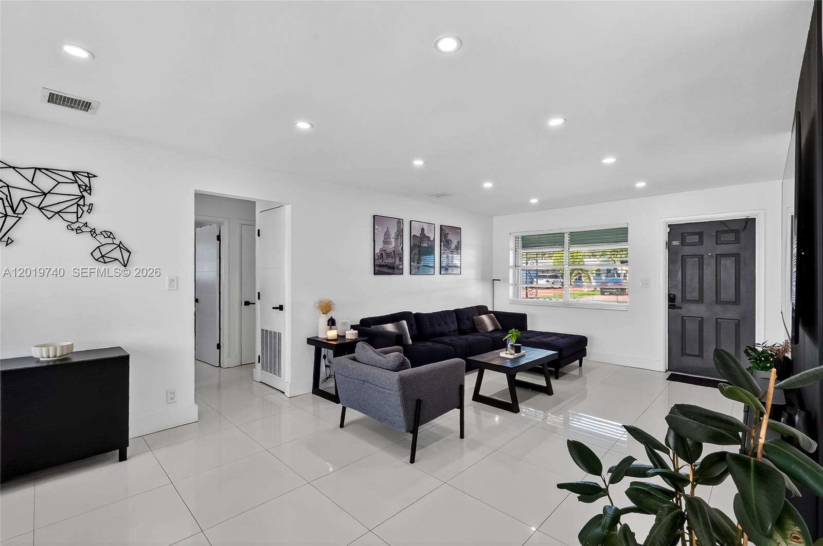 413 5th Ave, Hallandale Beach, FL 33009 - Pending Sale photo 8