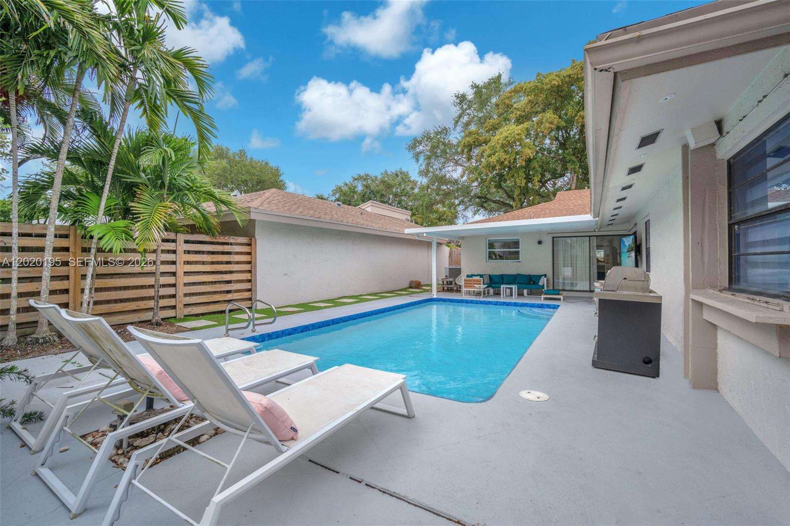 136 Greens Rd, Hollywood, FL 33021 - For Sale photo 25