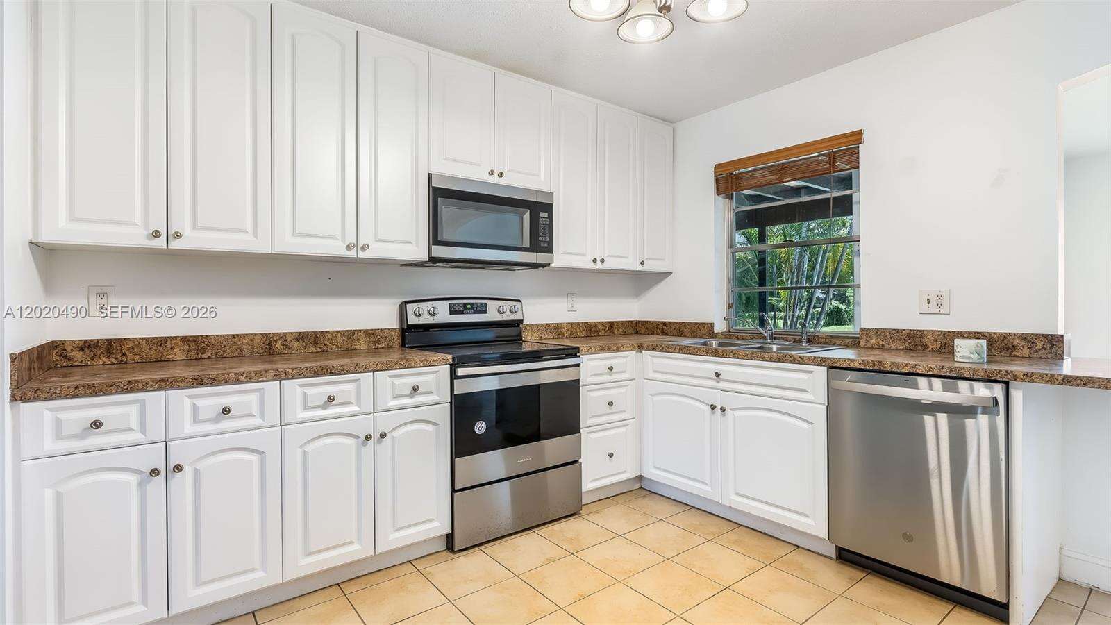 500 96th Ter, Pembroke Pines, FL 33024 - For Sale photo 4