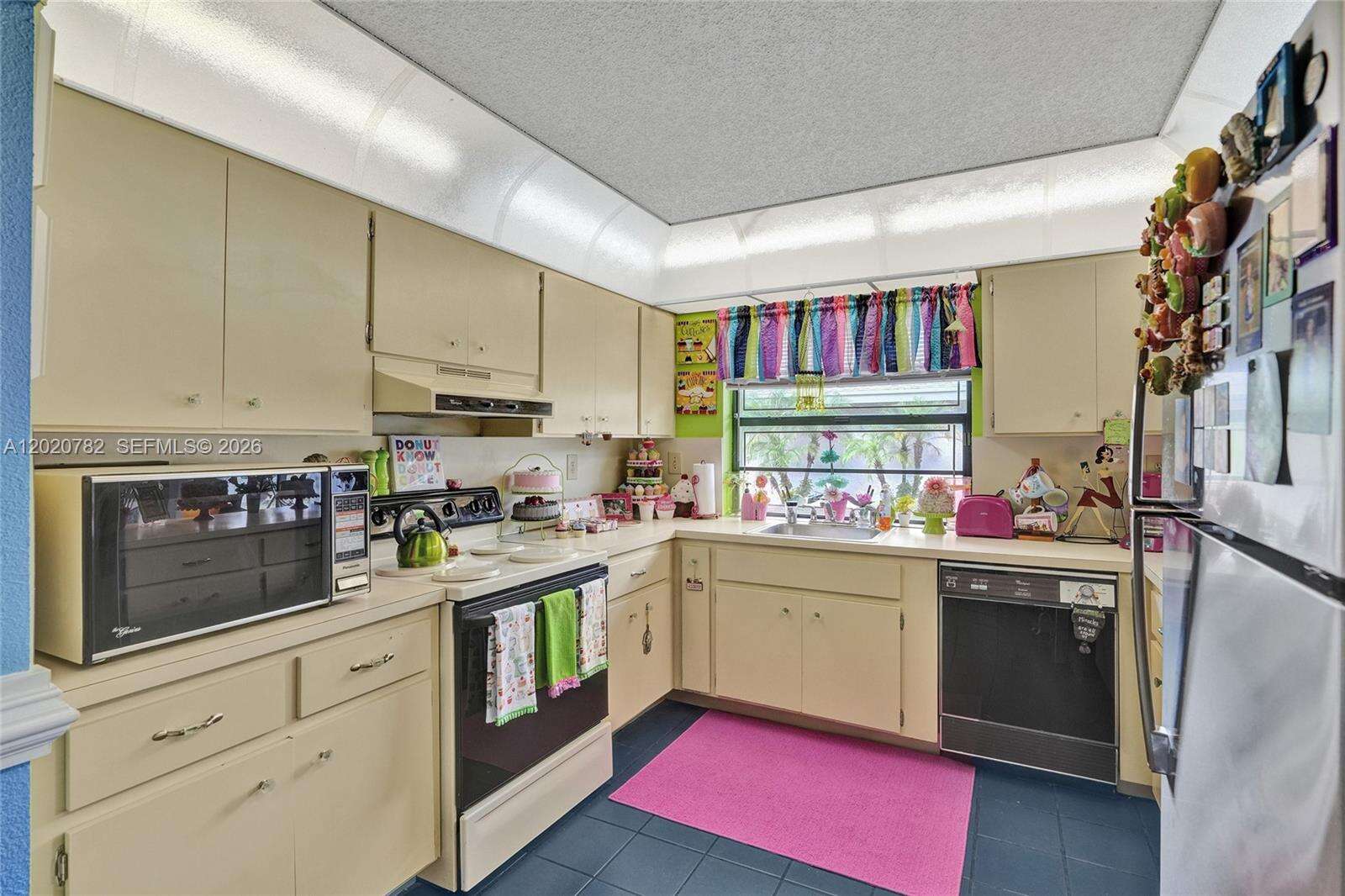 30 Cedar Rd, Hollywood, FL 33021 - For Sale photo 12