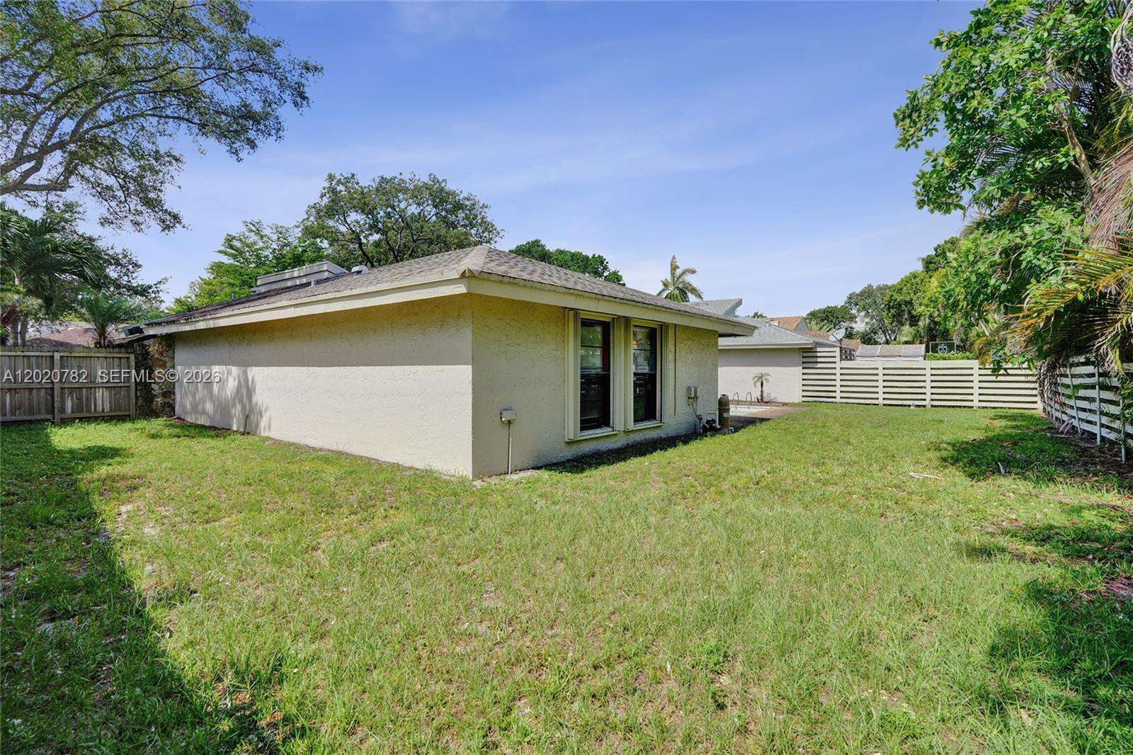 30 Cedar Rd, Hollywood, FL 33021 - For Sale photo 35