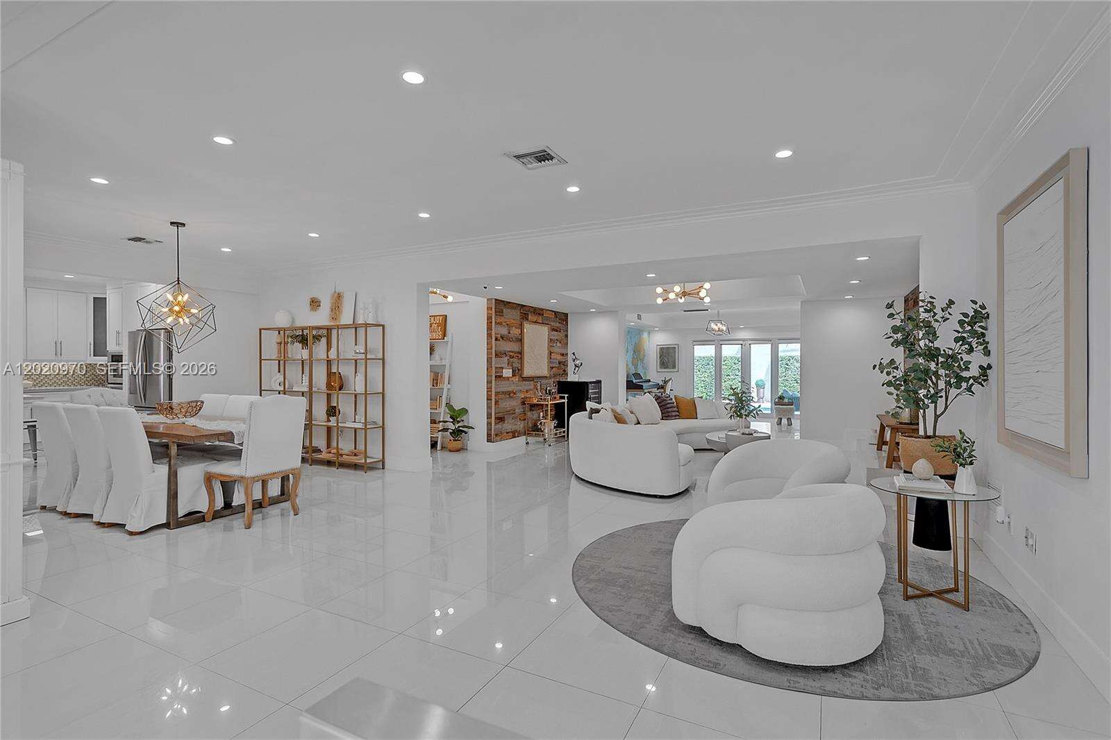 95 Shore Dr W, Miami, FL 33133 - For Sale photo 2
