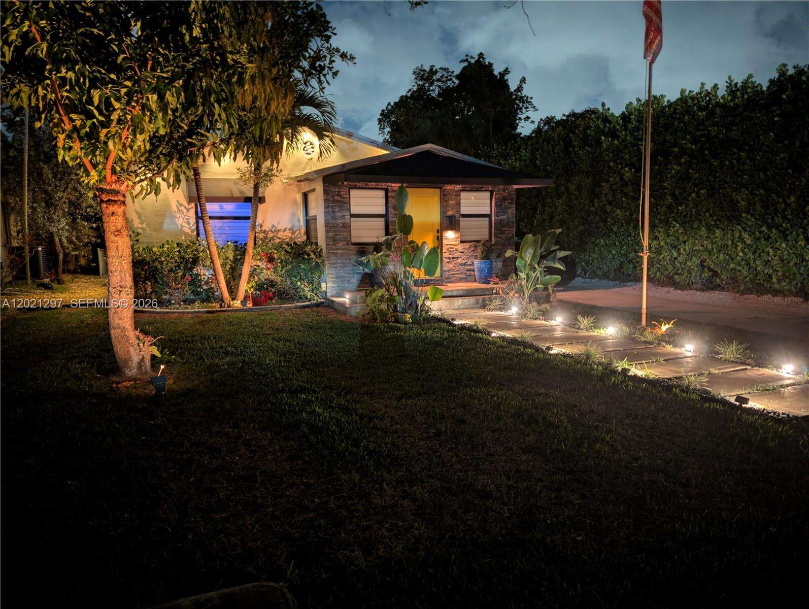 2460 Jackson St, Hollywood, FL 33020 - For Sale photo 1