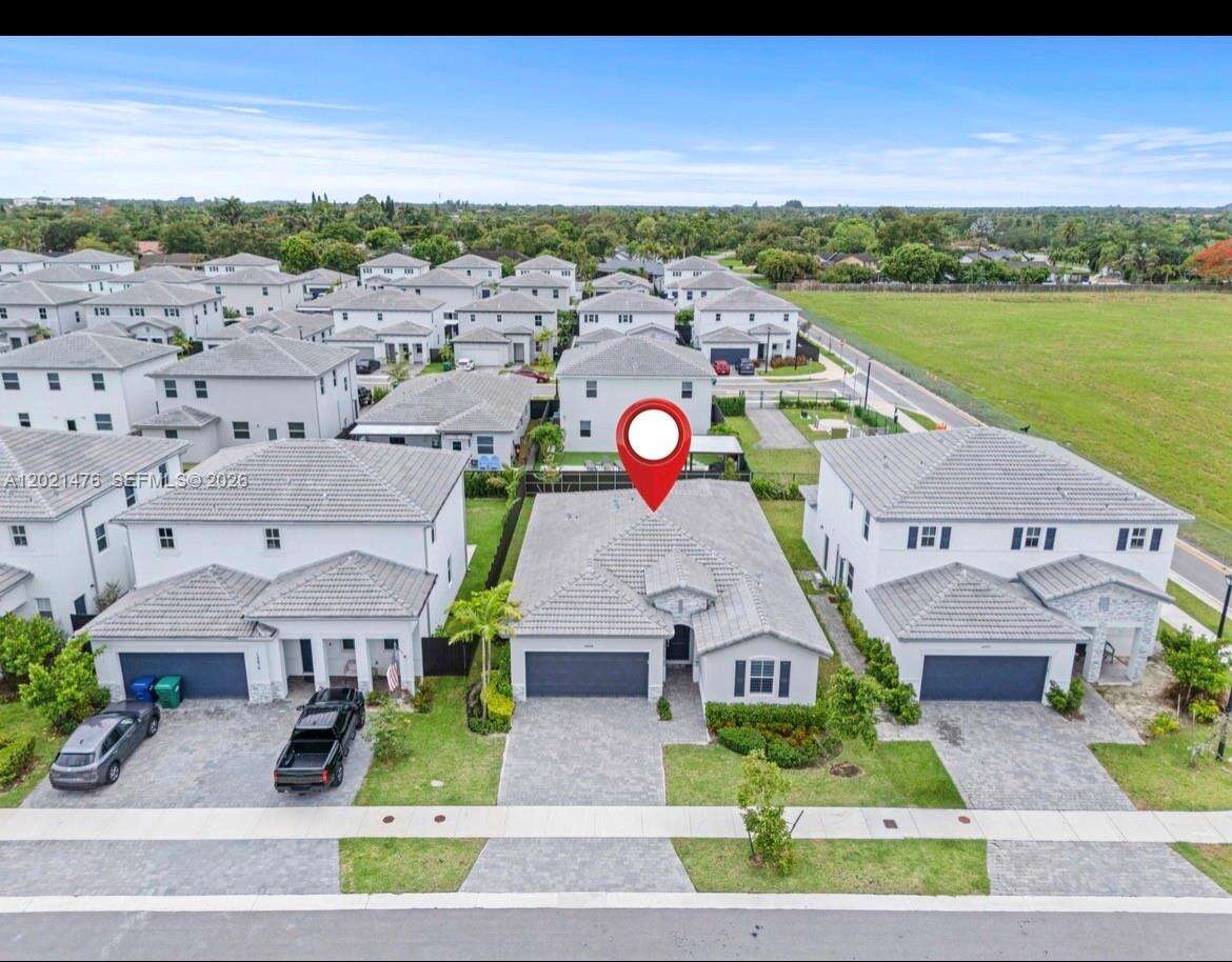 14884 162nd St, Miami, FL 33187 - For Sale photo 5