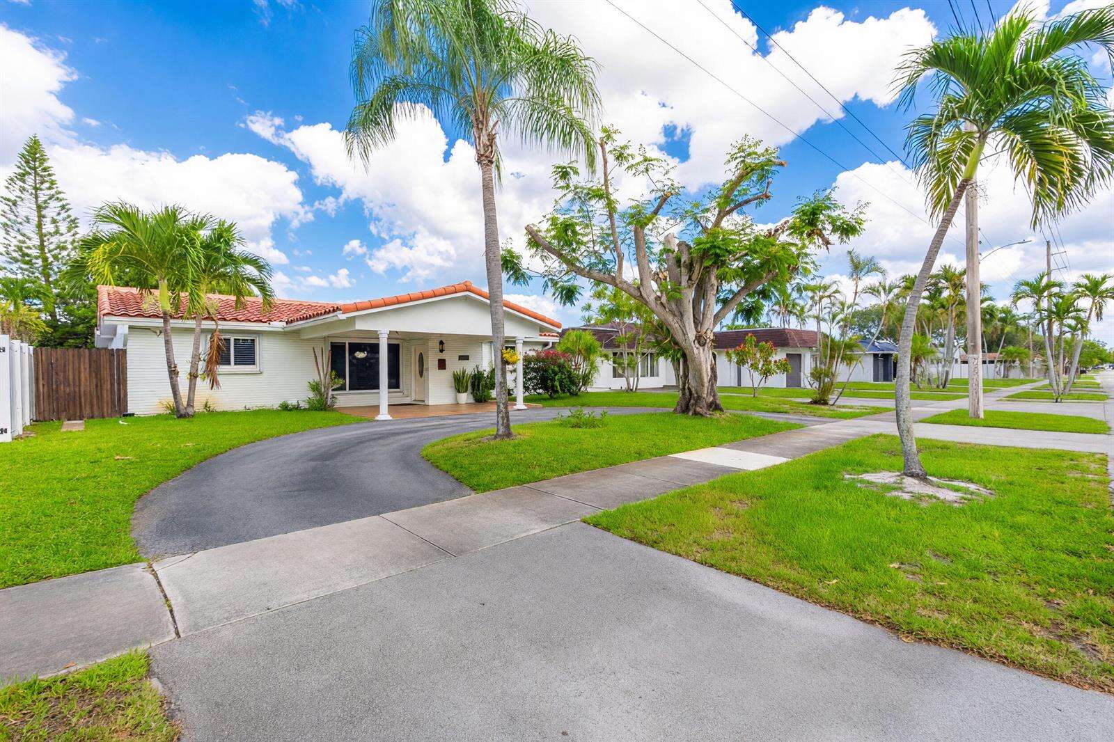 2141 56th, Hollywood, FL 33021 - For Sale photo 1