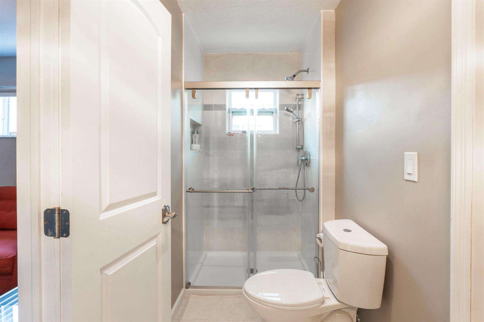 2141 56th, Hollywood, FL 33021 - For Sale photo 12