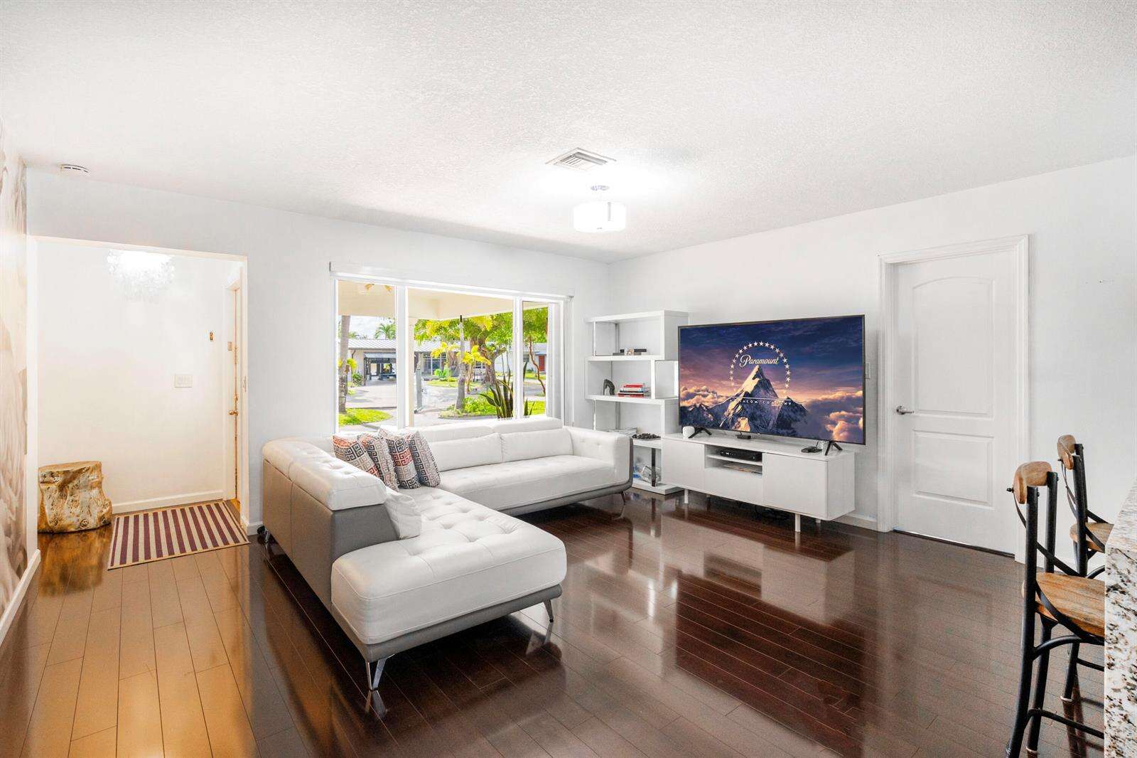 2141 56th, Hollywood, FL 33021 - For Sale photo 3