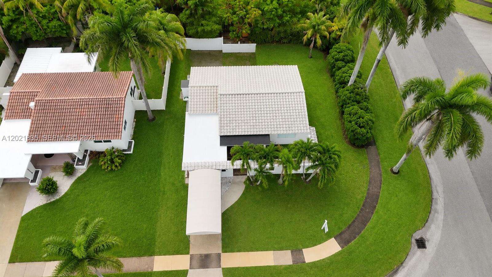 603 32nd Ave, Hollywood, FL 33021 - For Sale photo 2