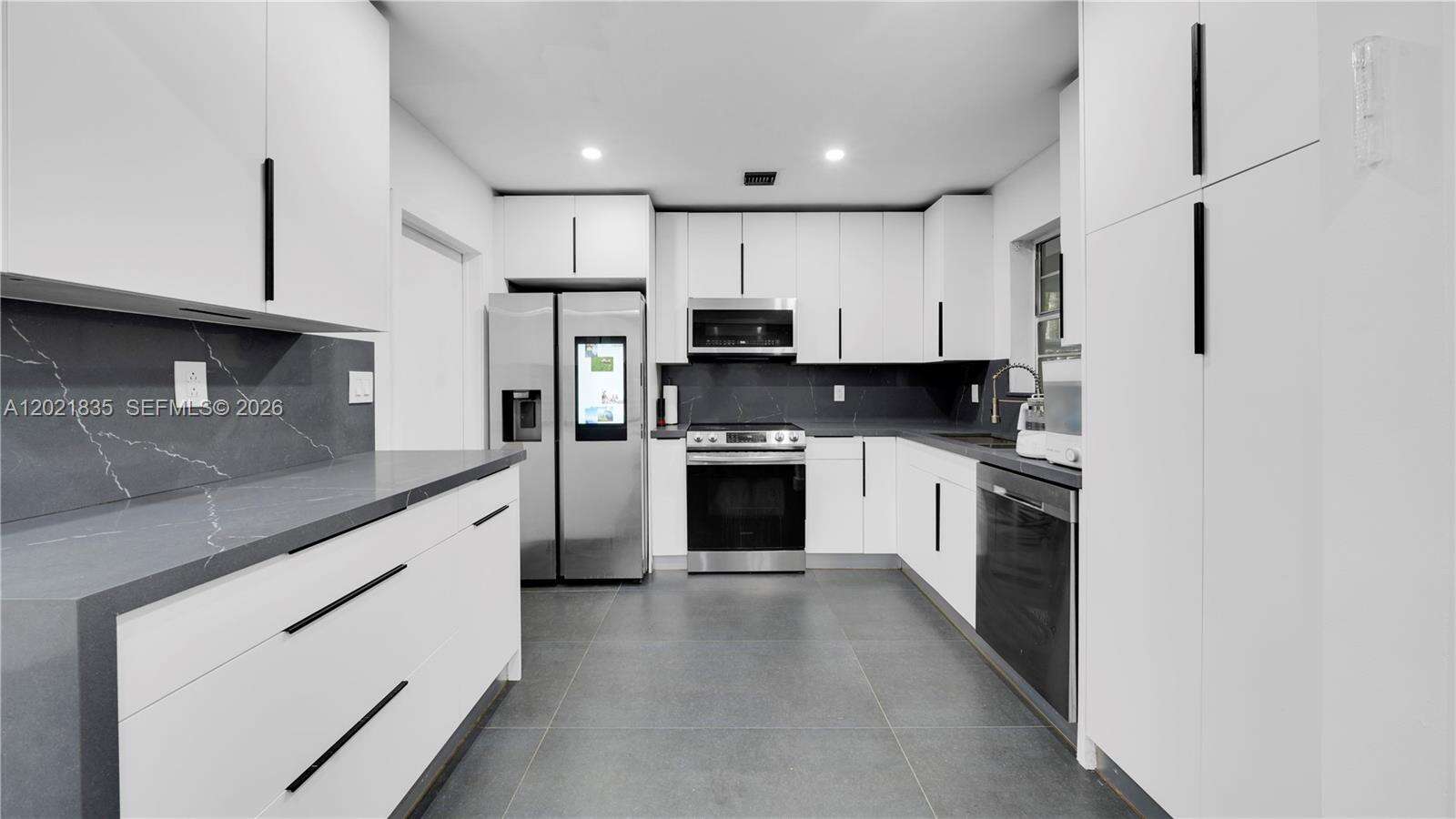 603 32nd Ave, Hollywood, FL 33021 - For Sale photo 11