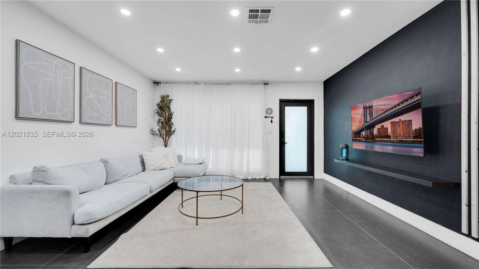603 32nd Ave, Hollywood, FL 33021 - For Sale photo 4
