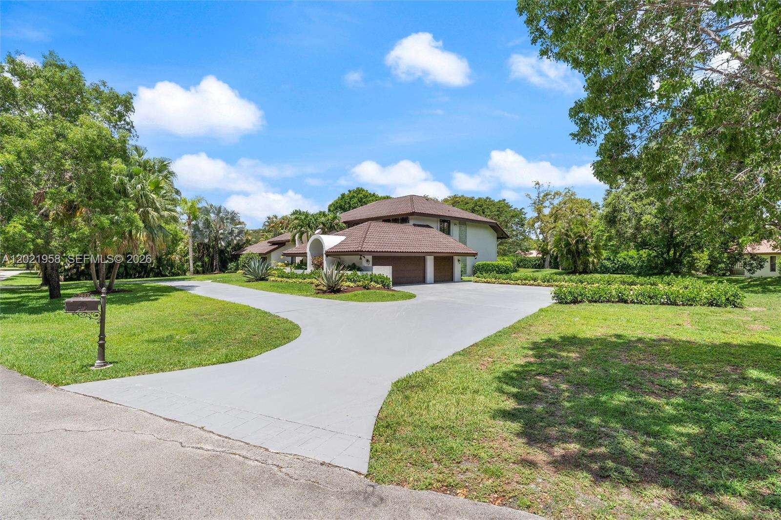 7011 Hialeah Ln, Parkland, FL 33067 - For Sale photo 2