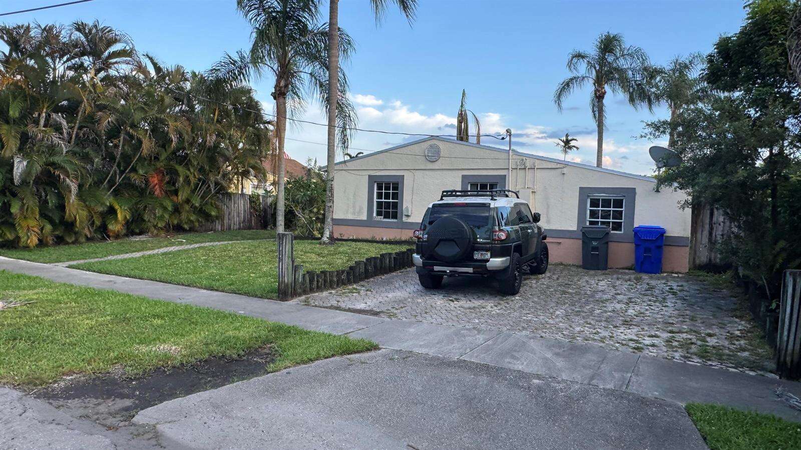 2714 Scott, Hollywood, FL 33020 - For Sale photo 25