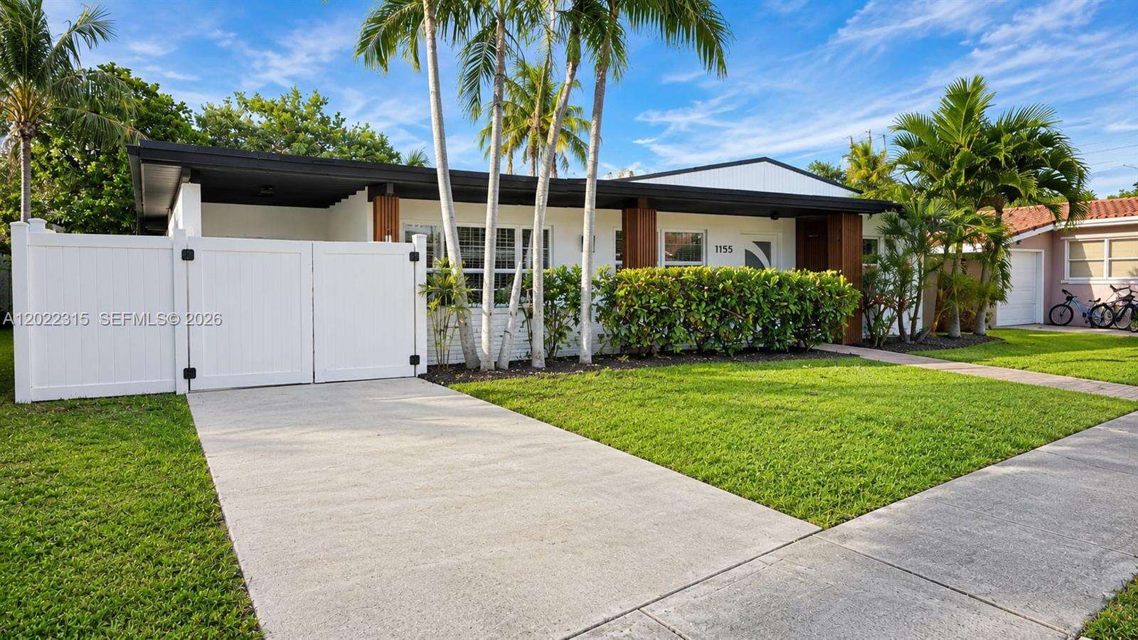 1155 Hayes St, Hollywood, FL 33019 - For Sale photo 3