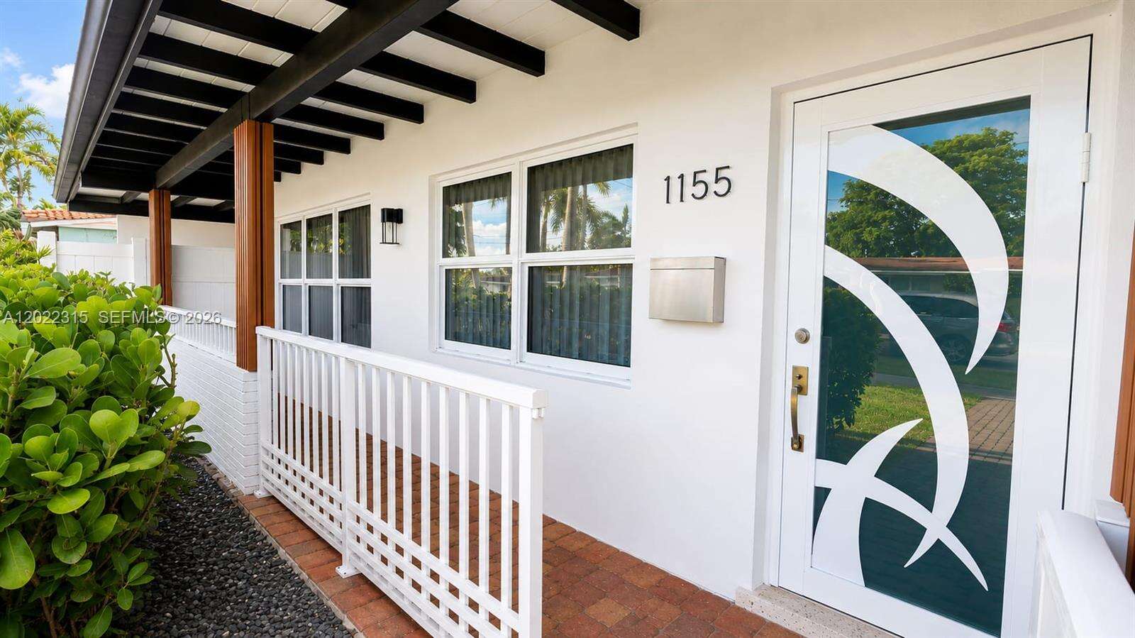 1155 Hayes St, Hollywood, FL 33019 - For Sale photo 4