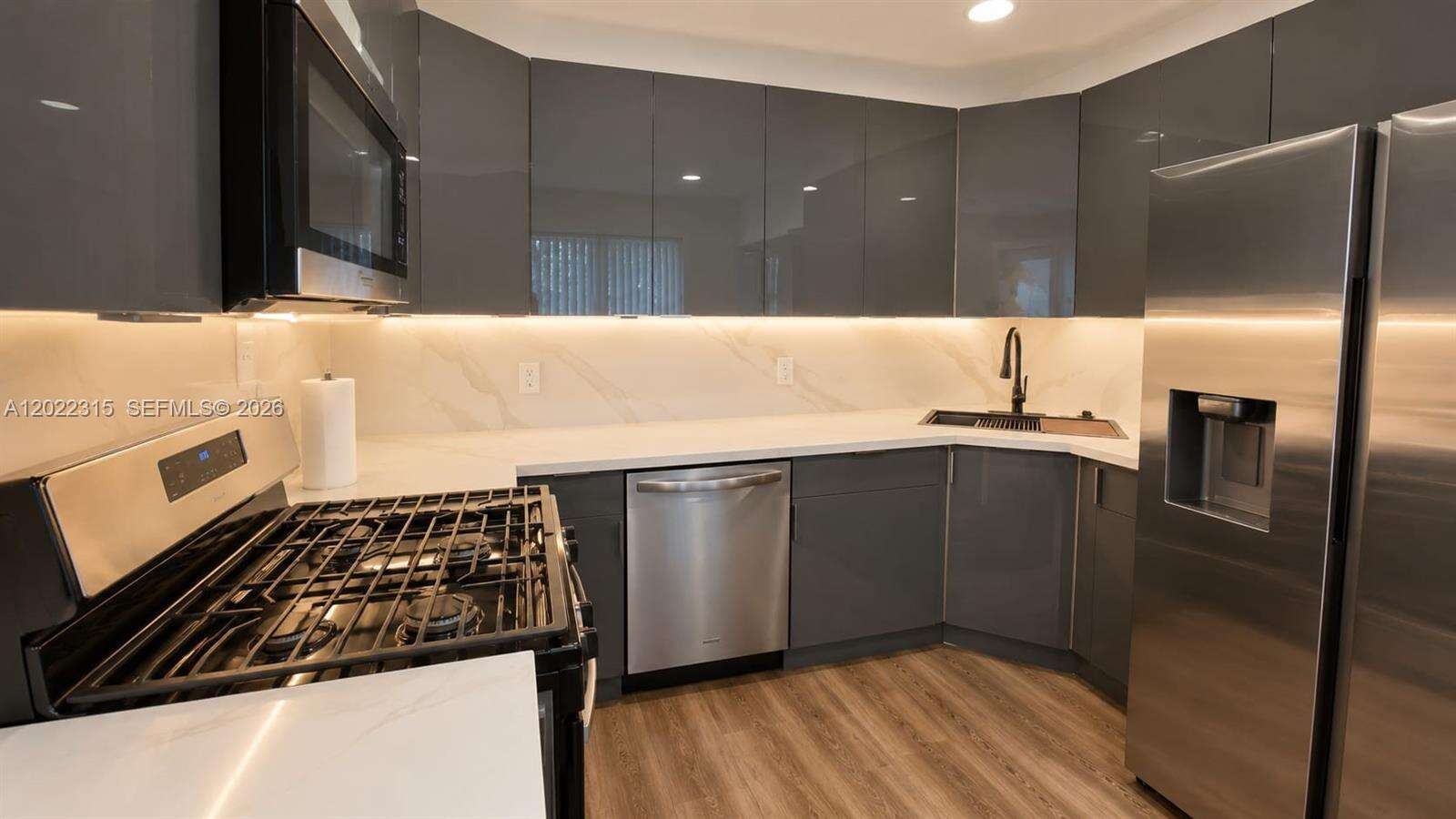 1155 Hayes St, Hollywood, FL 33019 - For Sale photo 10
