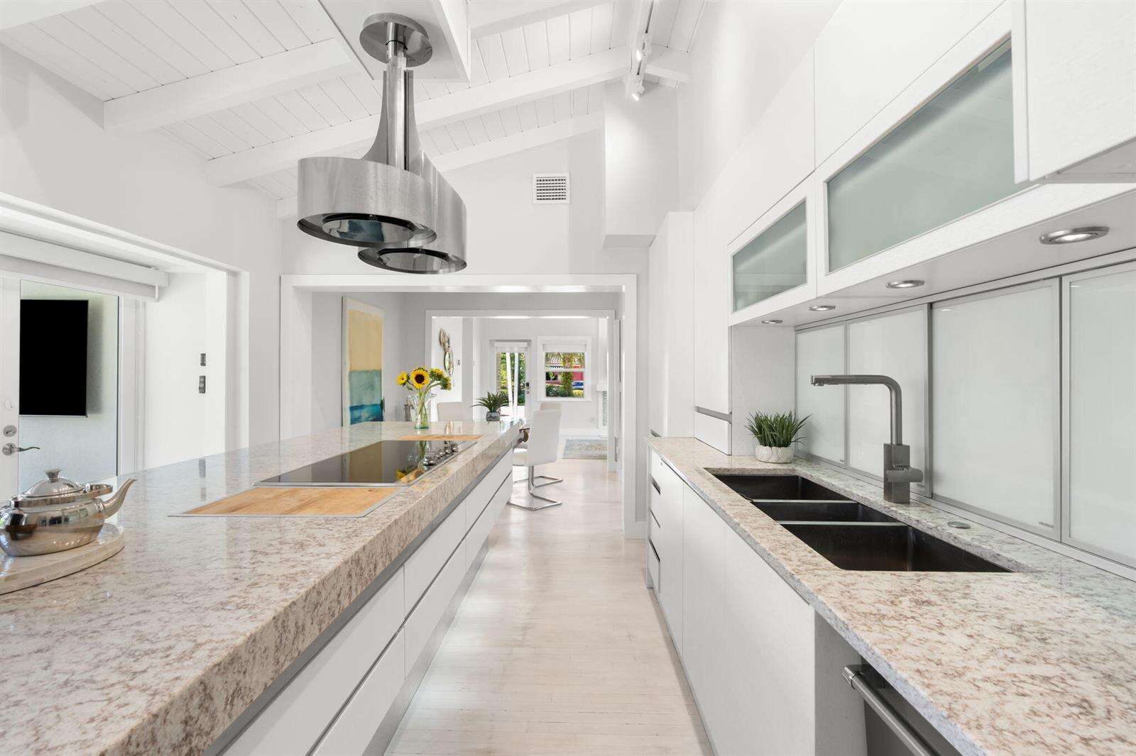 648 17th, Fort Lauderdale, FL 33304 - For Sale photo 17