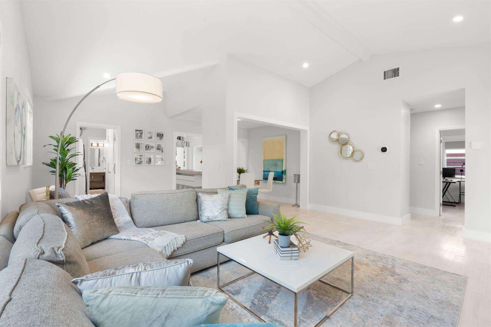 648 17th, Fort Lauderdale, FL 33304 - For Sale photo 8