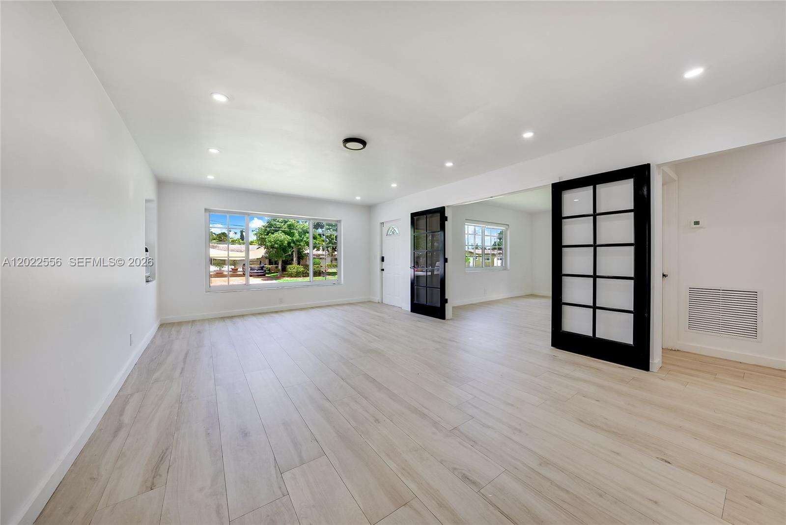 716 5th Ave, Hallandale Beach, FL 33009 - For Sale photo 2