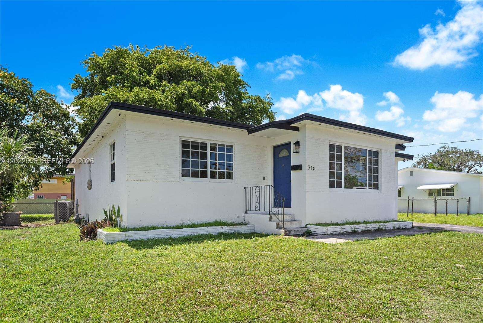 716 5th Ave, Hallandale Beach, FL 33009 - For Sale photo 15