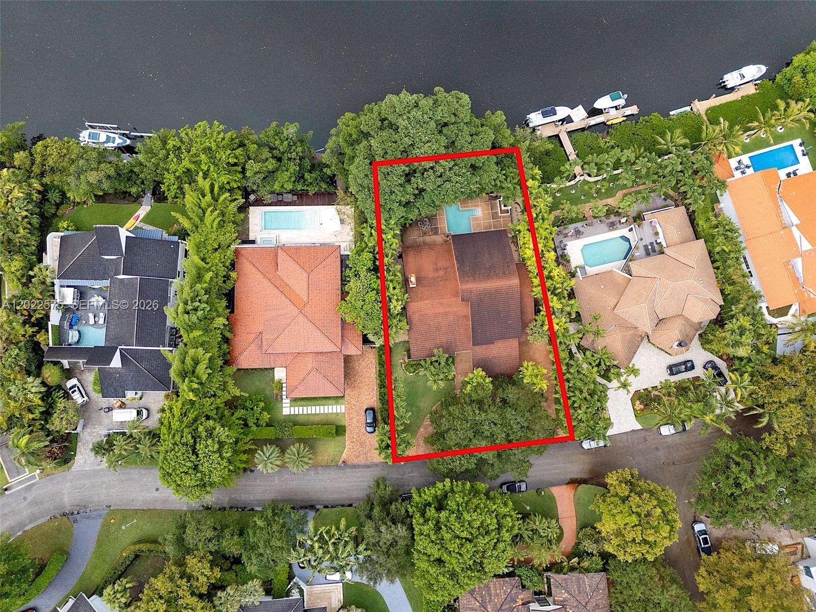 7244 Lago Dr, Coral Gables, FL 33143 - For Sale photo 3