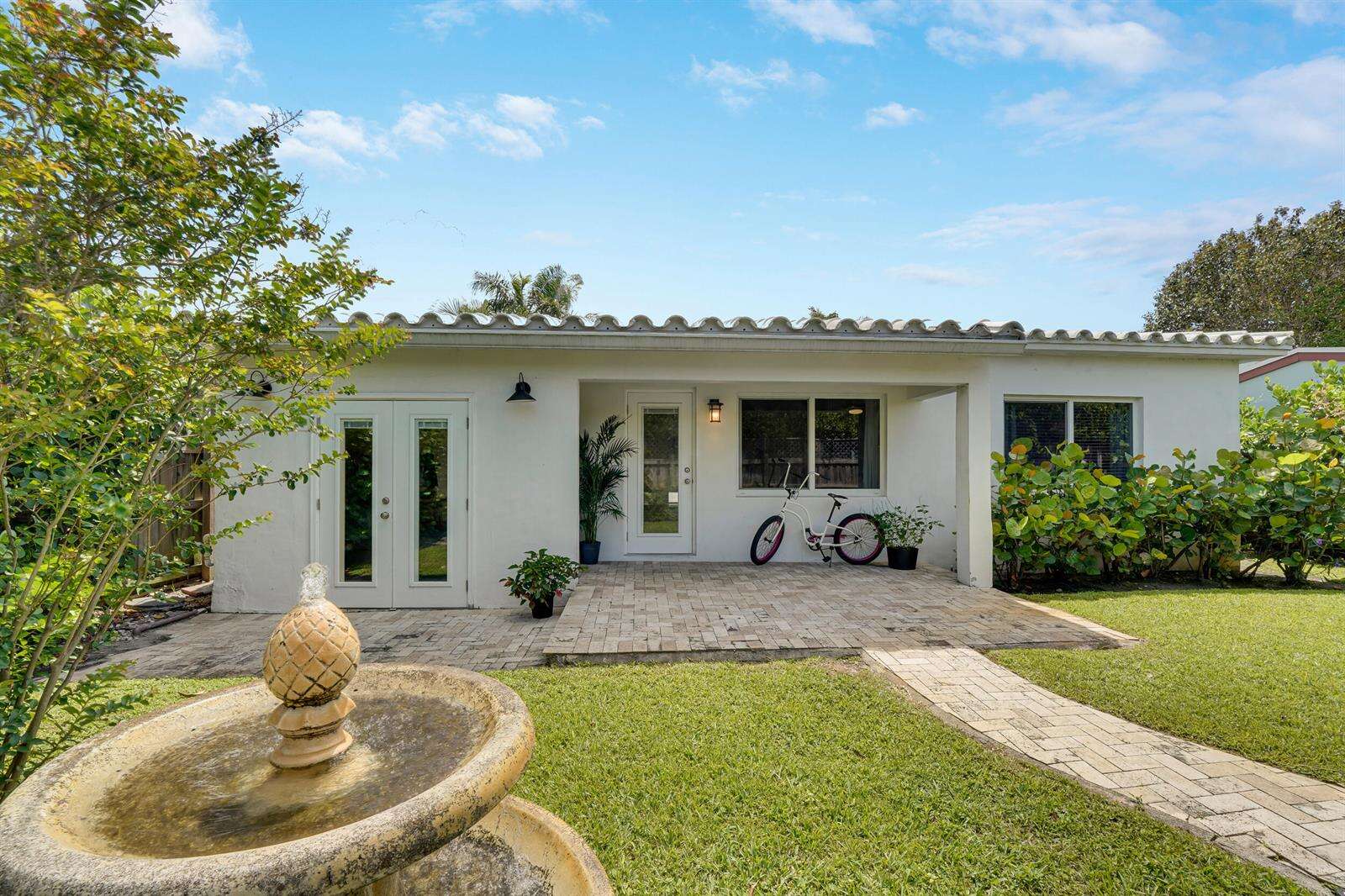 1236 13th, Fort Lauderdale, FL 33304 - For Sale photo 2