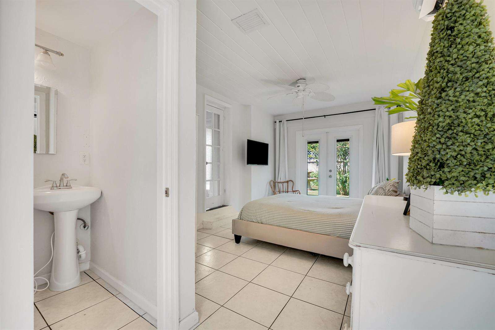 1236 13th, Fort Lauderdale, FL 33304 - For Sale photo 13