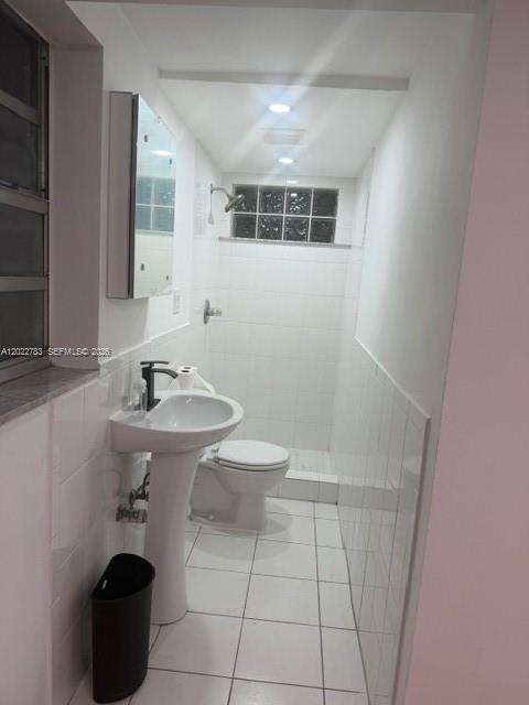 1001 62nd Ave, Hollywood, FL 33023 - For Sale photo 2