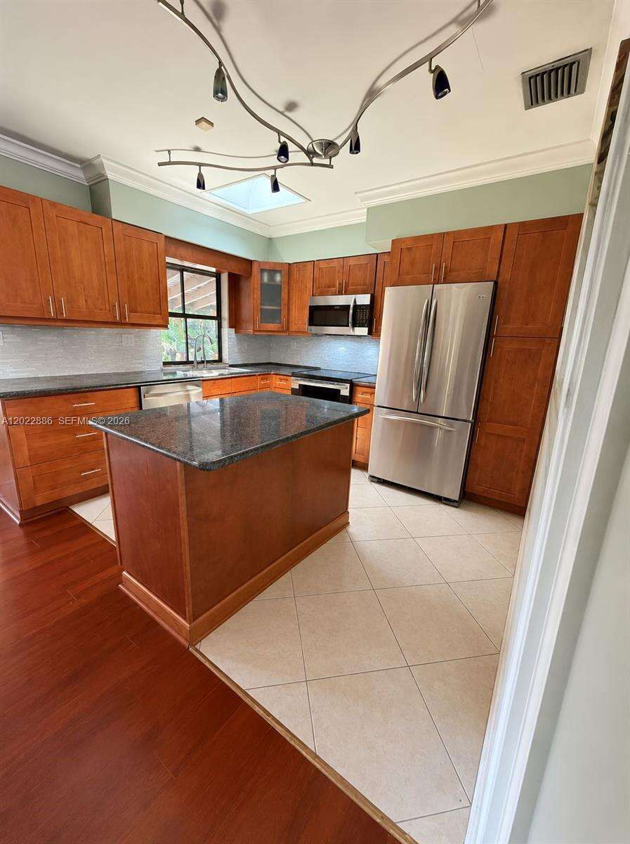 20921 24th Ct, Miami, FL 33180 - For Sale photo 2