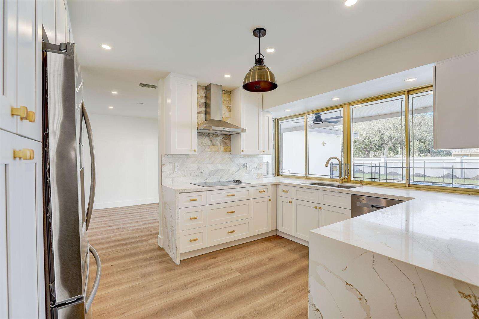 3900 45th, Hollywood, FL 33021 - For Sale photo 2