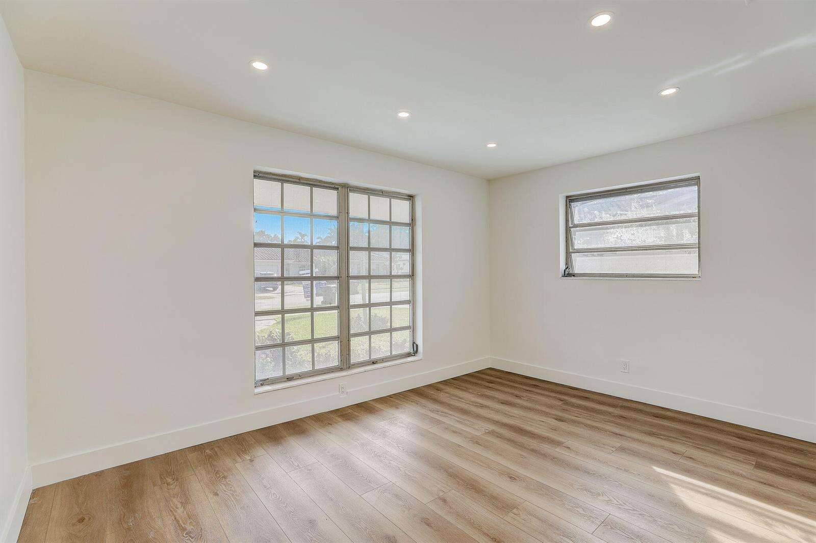 3900 45th, Hollywood, FL 33021 - For Sale photo 14